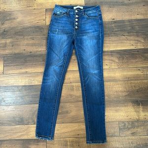 Medium wash Kancan skinnies